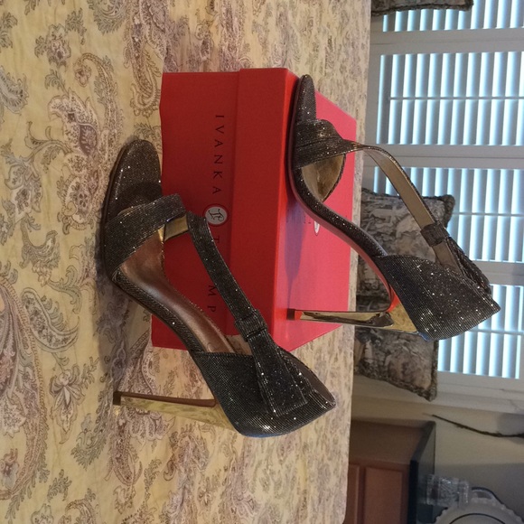 Ivanka Trump /size 6 special occasion shoes - Picture 3 of 5